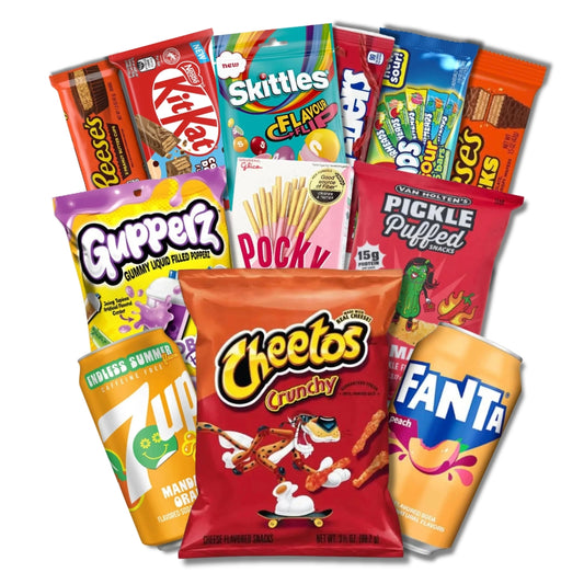 Komplet pakiranih grickalica u raznim vrećicama: Skittles, Cheetos, Fanta